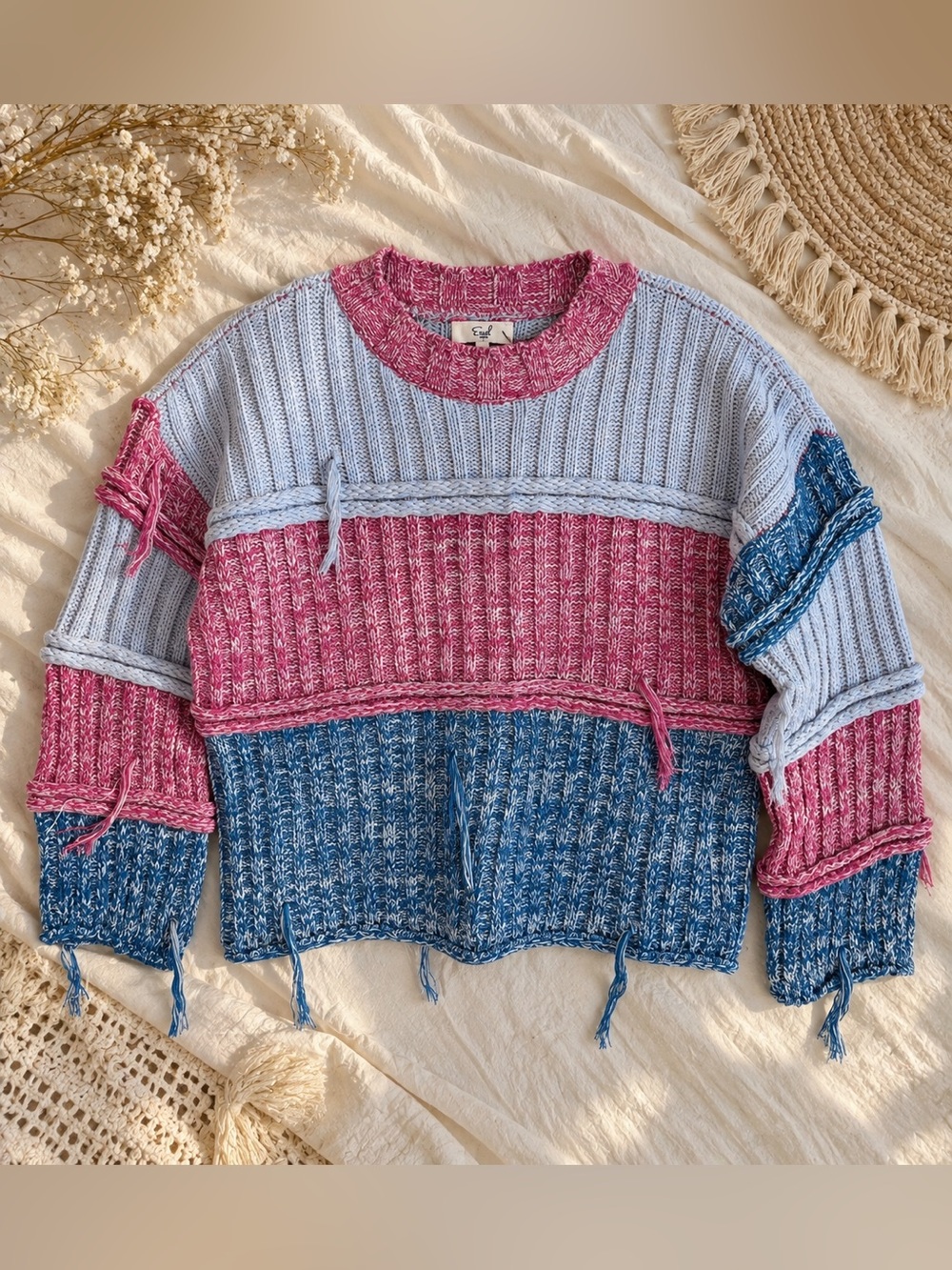 New Easel Crowd Pleaser Colorblock Distressed Sweater Blue Pink Small